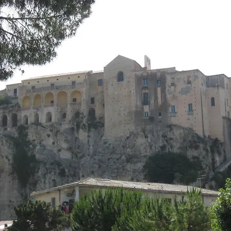 Gilda's House - Marina Di Zambrone, Tropea E Capo Vaticano Apartment *